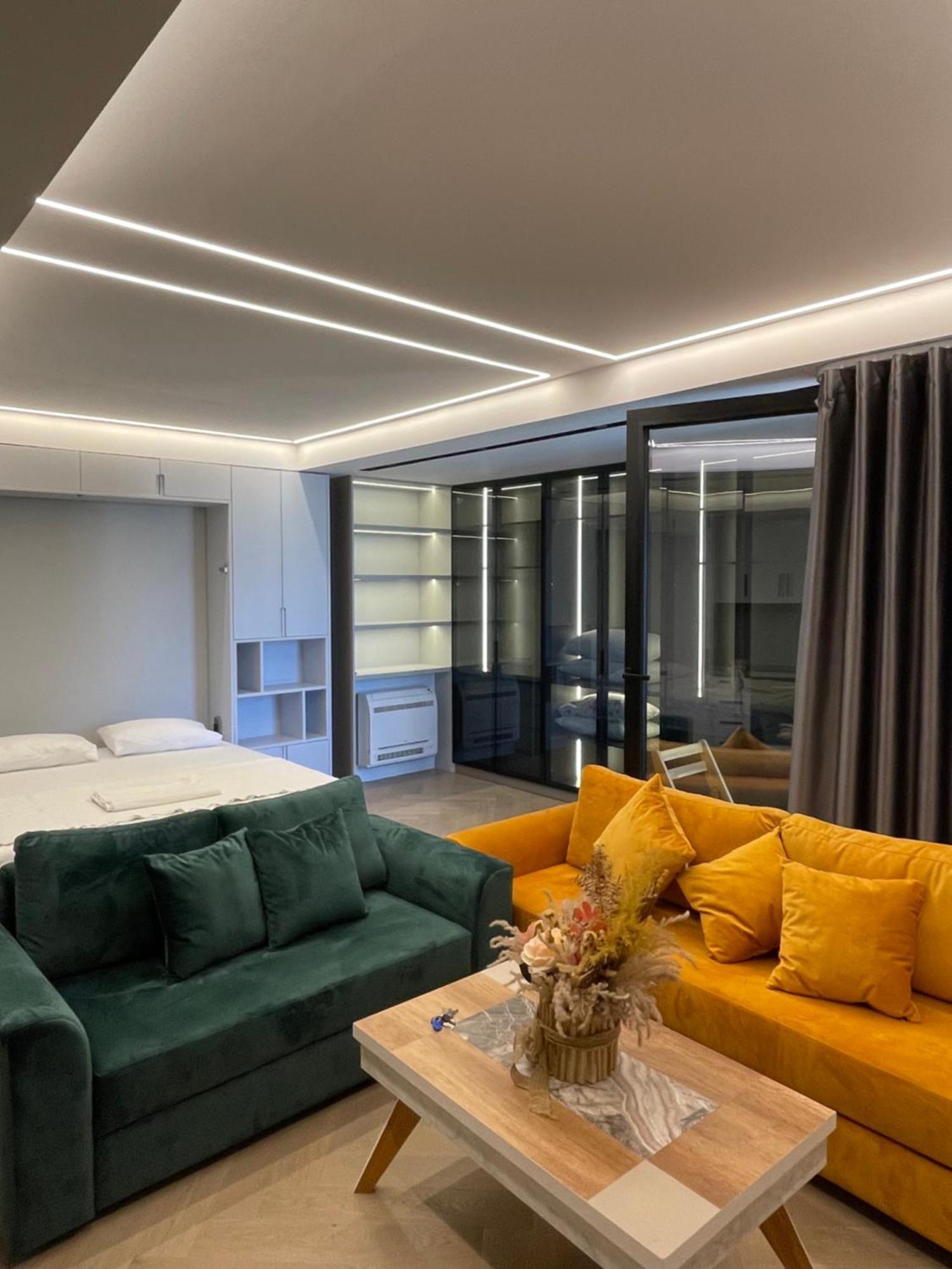 Luxury One Bedroom *